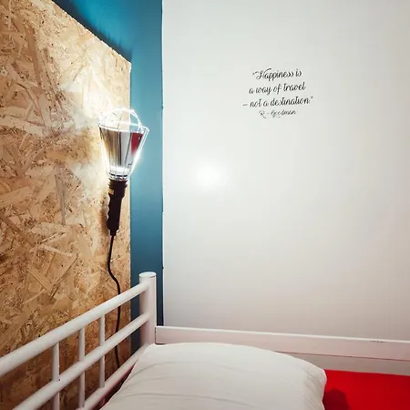 Impact House * Lisbon